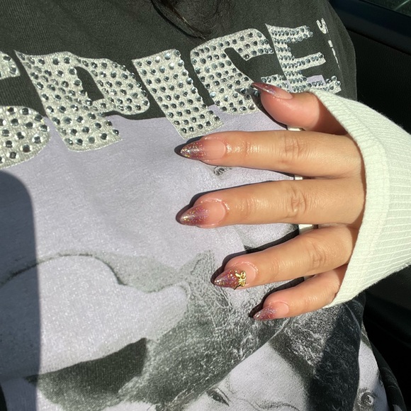 Welcome to my closet 🦋 - Picture 9 of 16